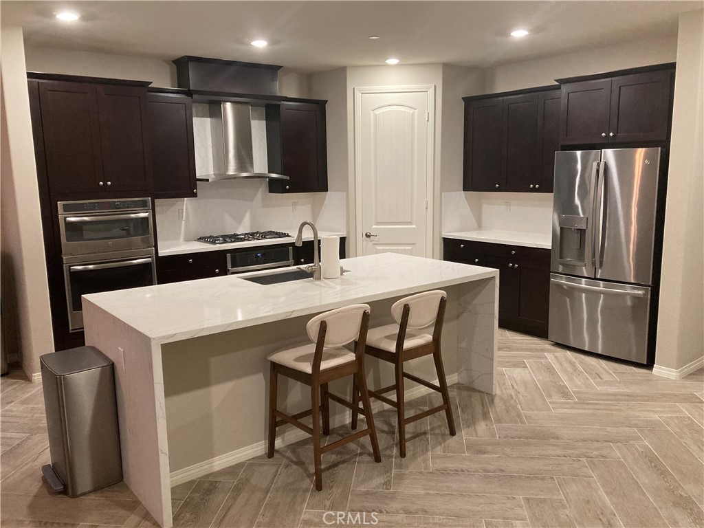 4253 E Sonrisa Privado