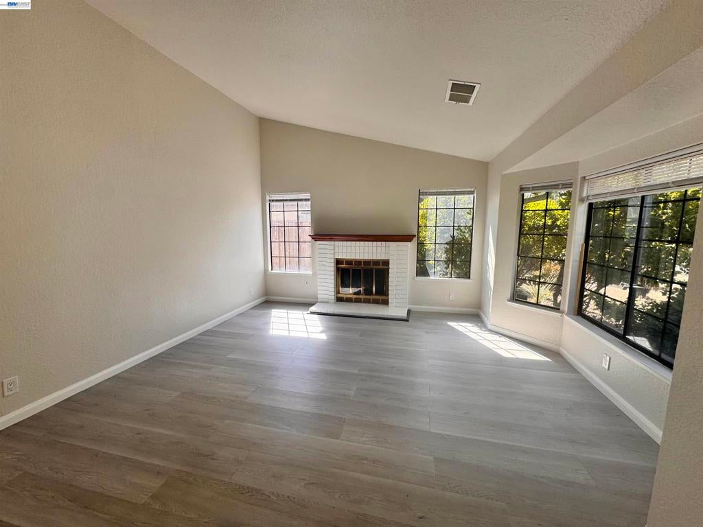 4969 Green Hills Cir
