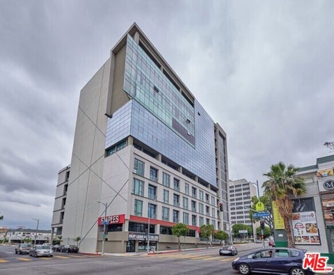 Photo of 3223 W 6th Street #604, Los Angeles, CA 90020 (MLS # 26948345)