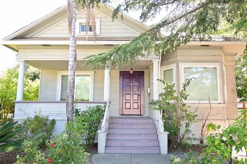 Photo of 402 N 11th Street, San Jose, CA 95112 (MLS # ML82055450)