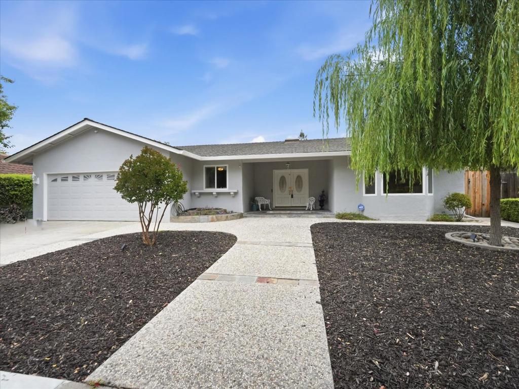 Photo of 309 El Portal Way, San Jose, CA 95119 (MLS # ML82047710)