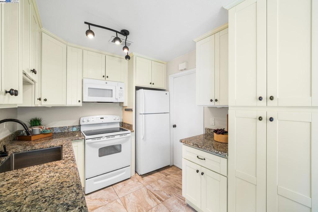 PARK VILLAS - Residential