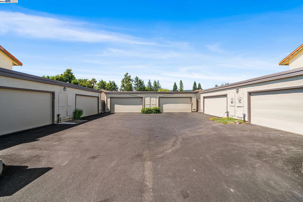 PARK VILLAS - Residential