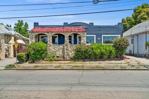 Photo of 2926 E 22nd Street, Oakland, CA 94601 (MLS # ML82043377)