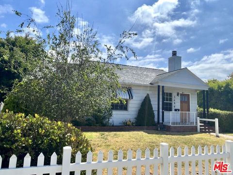 Photo of 3490 Federal Avenue, Los Angeles, CA 90066 (MLS # 26838283)