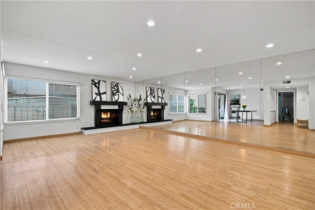 4675 Willis Avenue 105