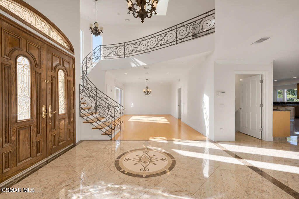 7111 Los Coyotes Place