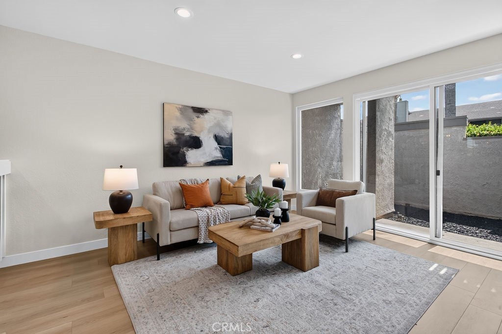 2220 E Chapman 9