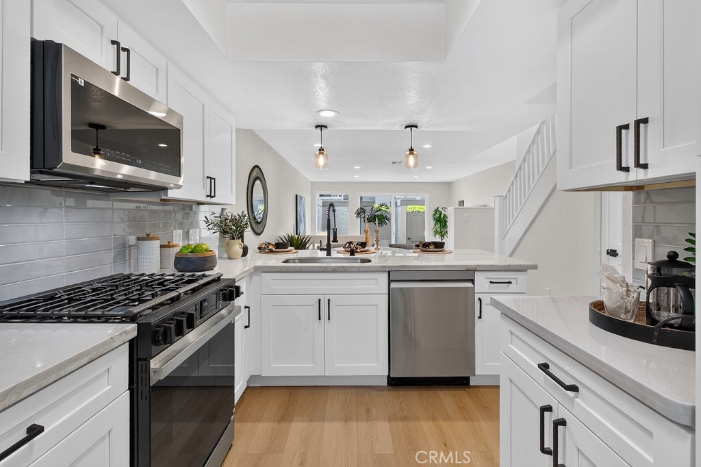 2220 E Chapman 9