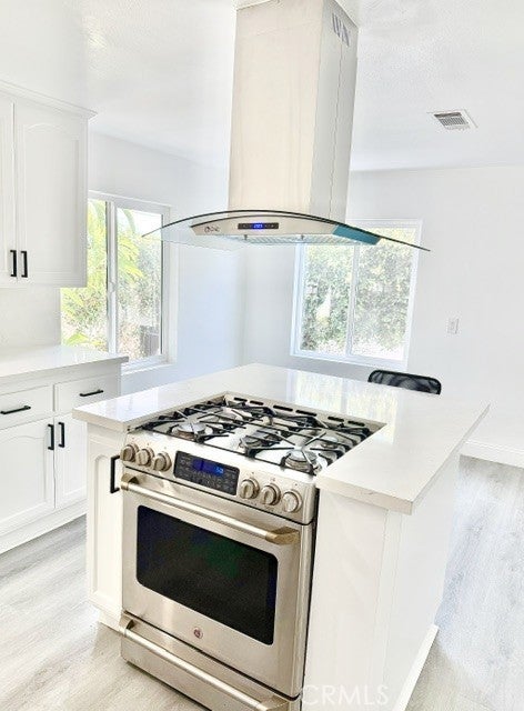 4403 Cedar Ave