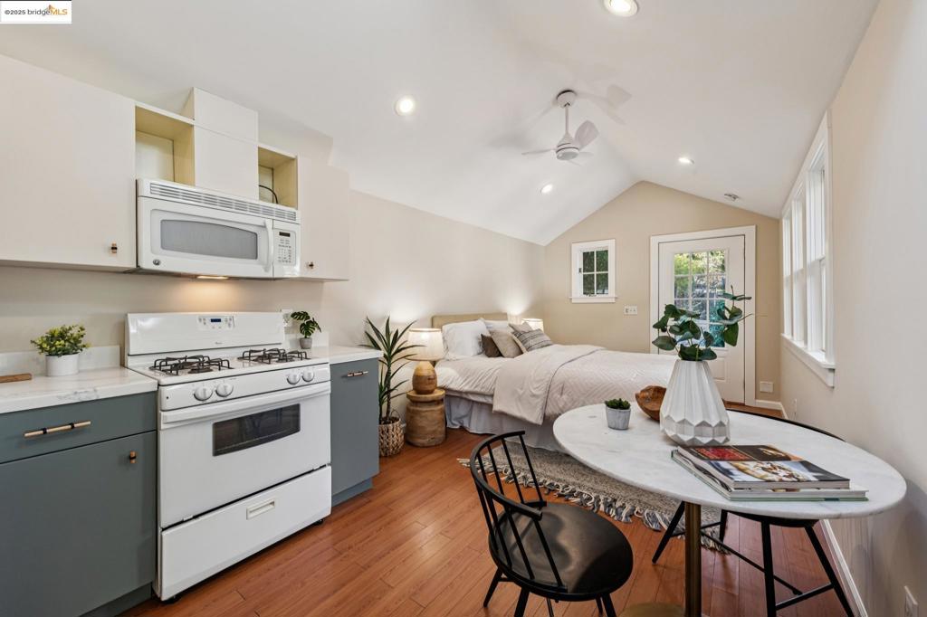 ROCKRIDGE - Residential