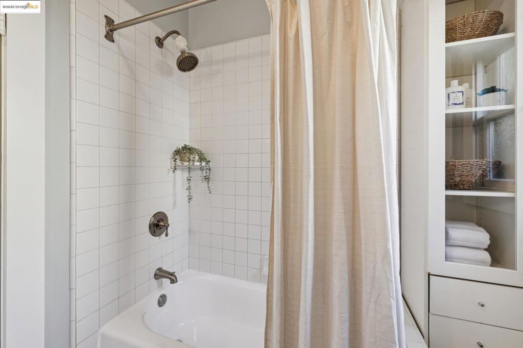 ROCKRIDGE - Residential