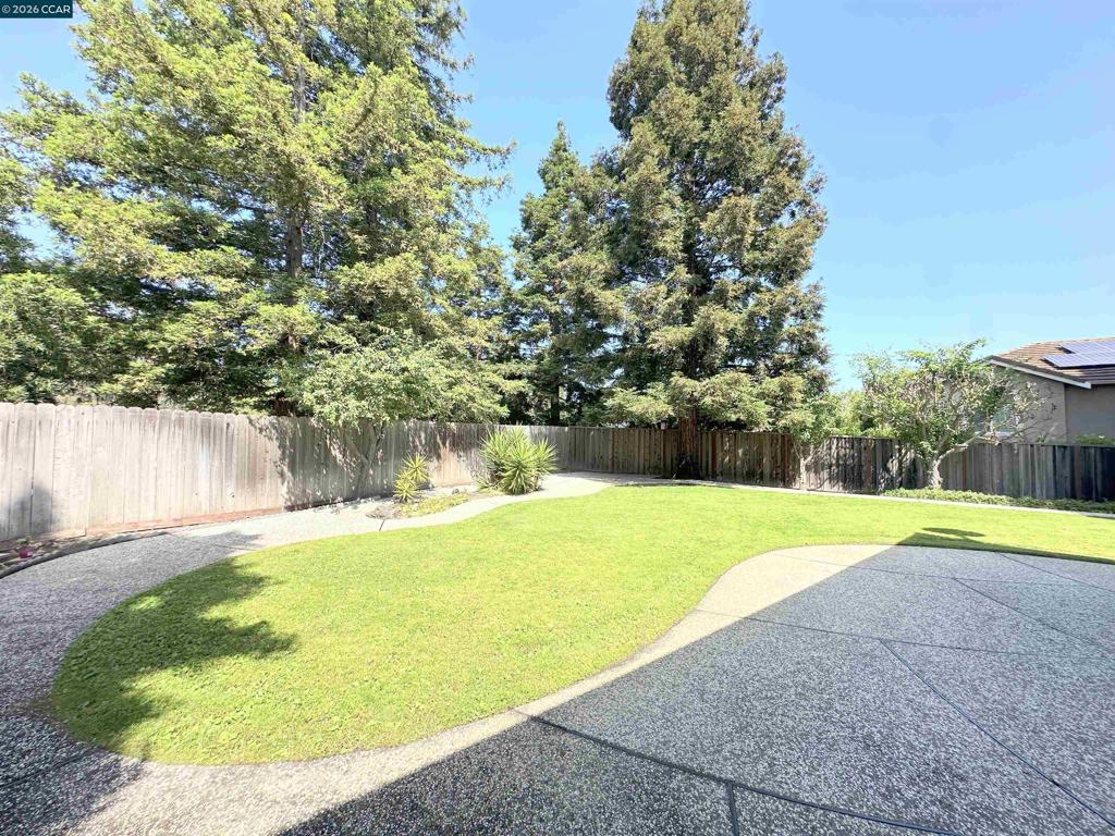 4864 Shadowfalls Dr