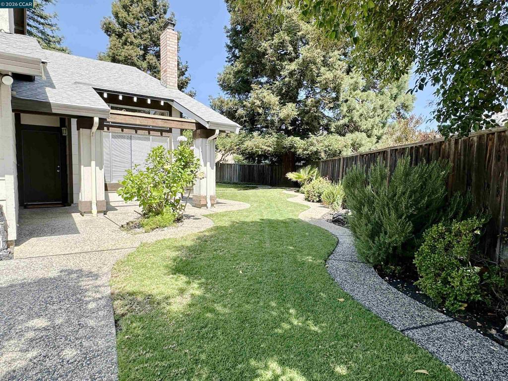 4864 Shadowfalls Dr