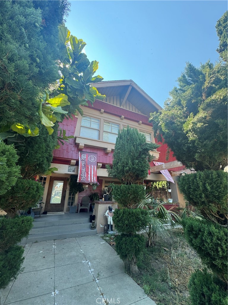 1407 Cota Ave