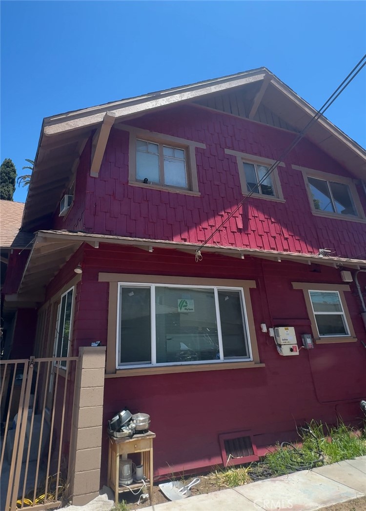 1407 Cota Ave