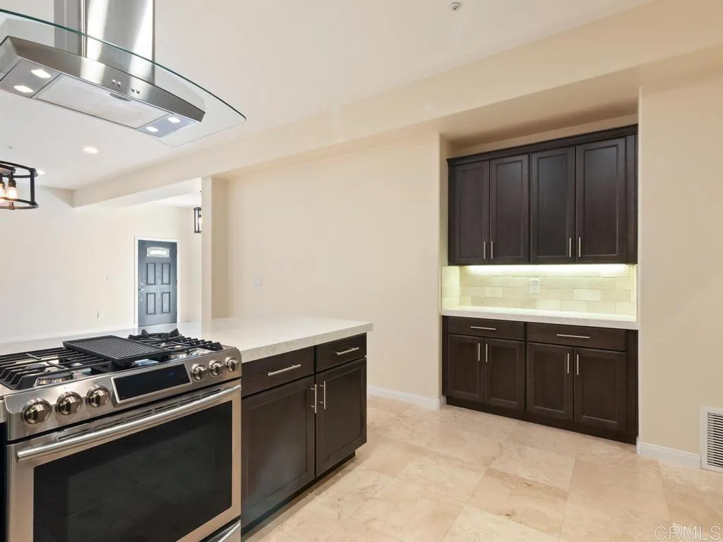 Fallbrook, California 92028, United States, 5 Bedrooms Bedrooms, ,5 BathroomsBathrooms,Residential,Active,254343