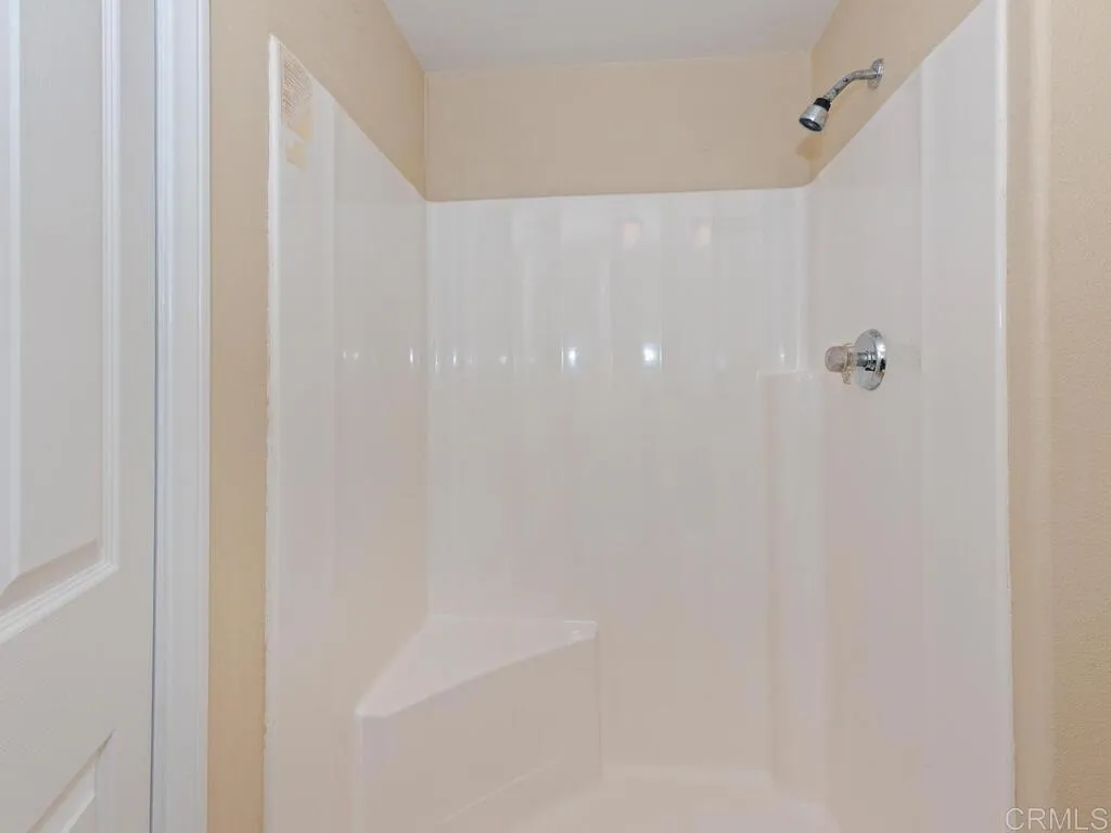 Fallbrook, California 92028, United States, 5 Bedrooms Bedrooms, ,5 BathroomsBathrooms,Residential,Active,254343