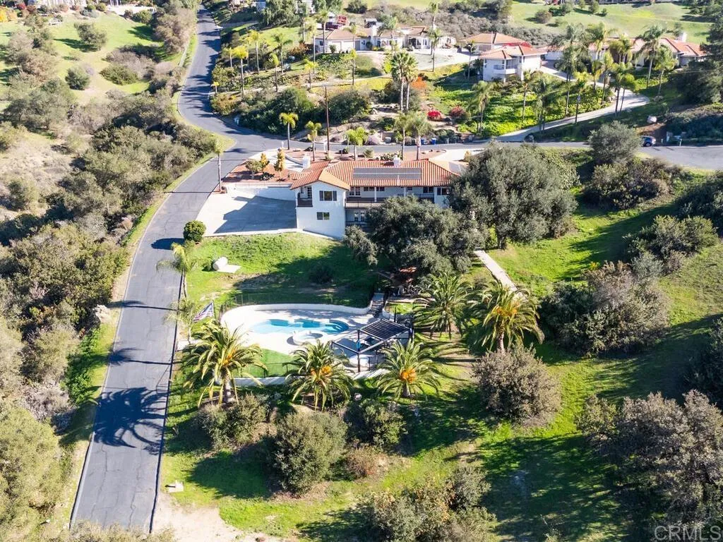 Fallbrook, California 92028, United States, 5 Bedrooms Bedrooms, ,5 BathroomsBathrooms,Residential,Active,254343