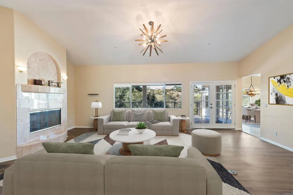 Fallbrook, California 92028, United States, 5 Bedrooms Bedrooms, ,5 BathroomsBathrooms,Residential,Active,254343