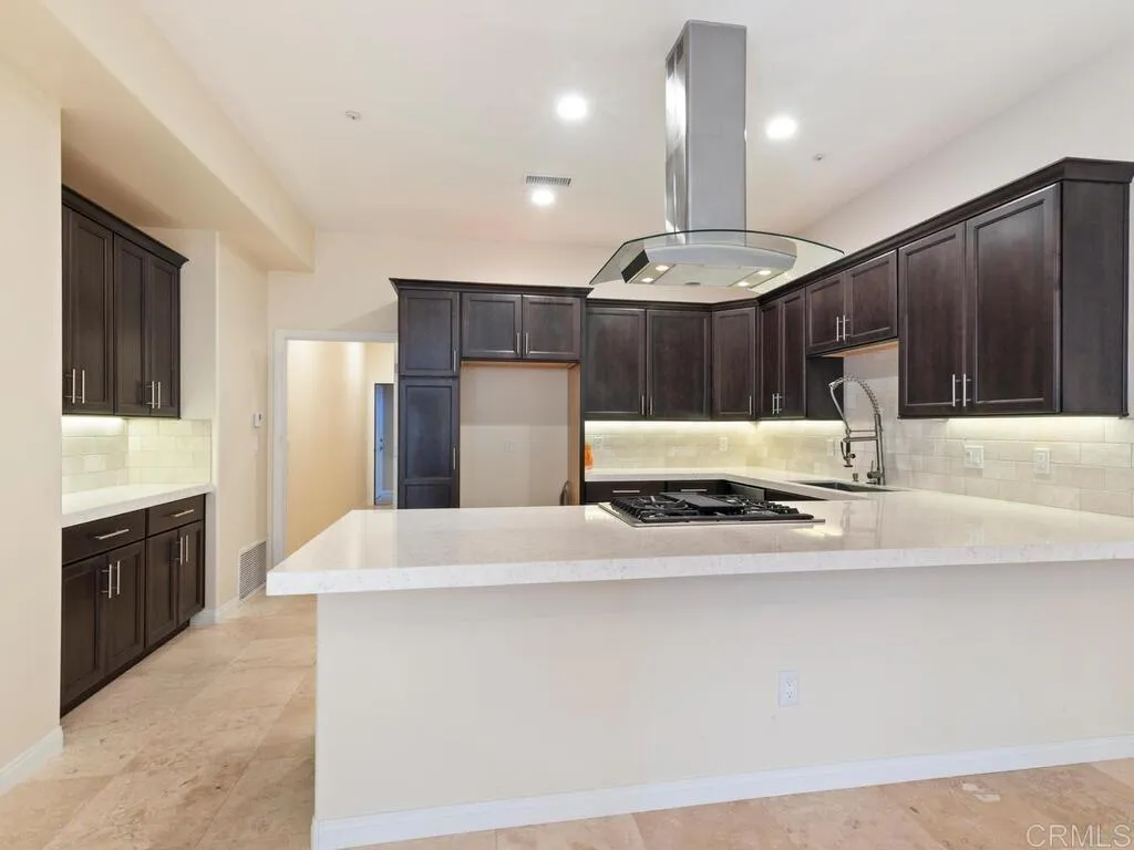 Fallbrook, California 92028, United States, 5 Bedrooms Bedrooms, ,5 BathroomsBathrooms,Residential,Active,254343