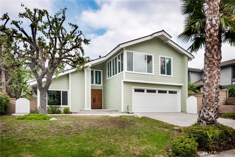 Photo of 25512 Alisal Avenue, Laguna Hills, CA 92653 (MLS # OC26074671)