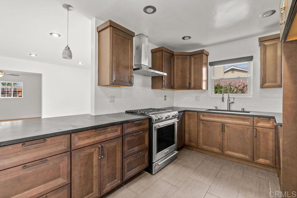 7112 Skyline Drive