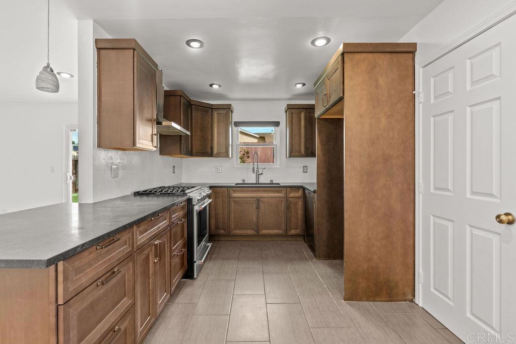 7112 Skyline Drive