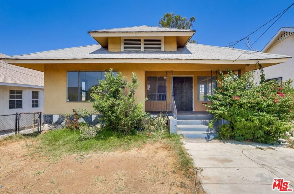 This single-family home with an additional structure sits on an expansive, flat lot and comes with R3 zoning, giving you endless options. Keep the original Craftsman charm with its roomy layout, soaring ceilings, and tons of natural light or take advantage of the easy-to-build lot and create multiple units.Whether you're looking to develop, invest, or design your own dream home, this property offers the perfect mix of character, location, and potential. Here's your chance to grab a prime piece of Lincoln Heights one of LA's most exciting and fast-growing neighborhoods. You're just steps from local favorites like Zizou, Moo's Craft Barbecue, Mazel, and Terra Mia, with Chinatown, Highland Park, and DTLA only minutes away. Convenience, culture, and great food are all right at your doorstep.