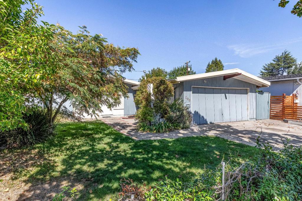859 Lakewood Drive