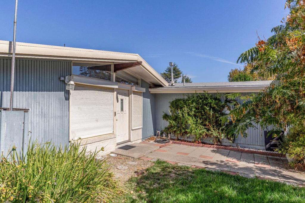859 Lakewood Drive