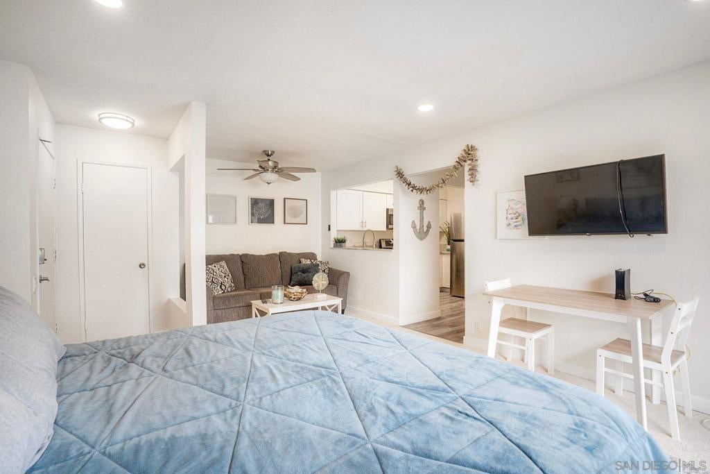 1337 Caminito Gabaldon H, San Diego CA 92108