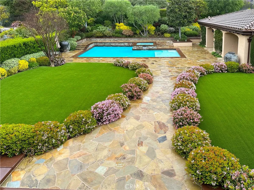 Calabasas, California 91302, United States, 6 Bedrooms Bedrooms, ,7 BathroomsBathrooms,Residential,Active,105039