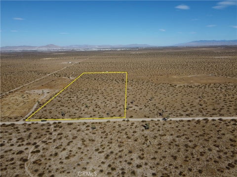 Photo of 2 Wilson Ranch Rd, Adelanto, CA 92301 (MLS # HD26179706)