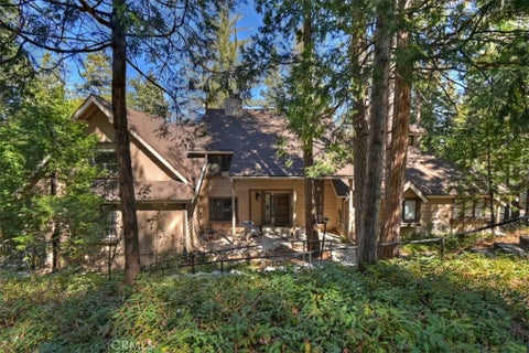 Photo of 27456 White Fir Dr, Lake Arrowhead, CA 92352 (MLS # IG26225448)