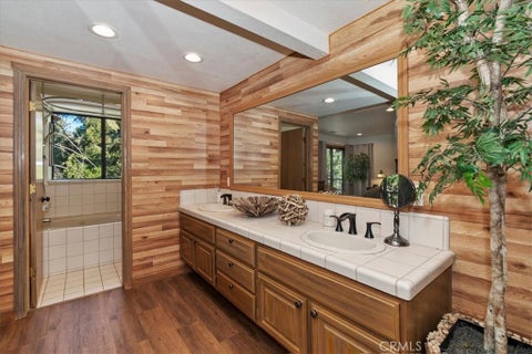 Tiny photo for 27456 White Fir Dr, Lake Arrowhead, CA 92352 (MLS # IG26225448)
