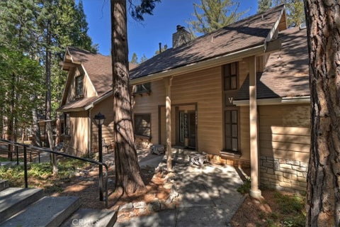 Tiny photo for 27456 White Fir Dr, Lake Arrowhead, CA 92352 (MLS # IG26225448)