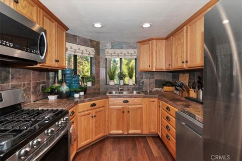 Tiny photo for 27456 White Fir Dr, Lake Arrowhead, CA 92352 (MLS # IG26225448)