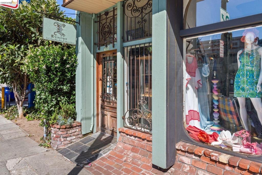 4125 Piedmont