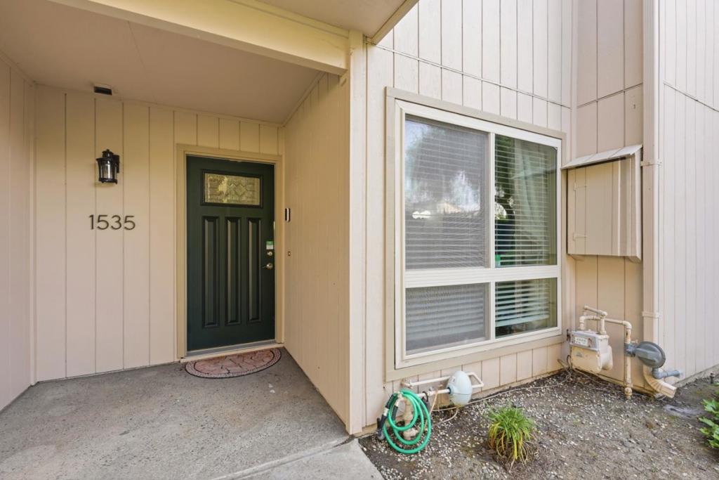 1535 Huddersfield Court