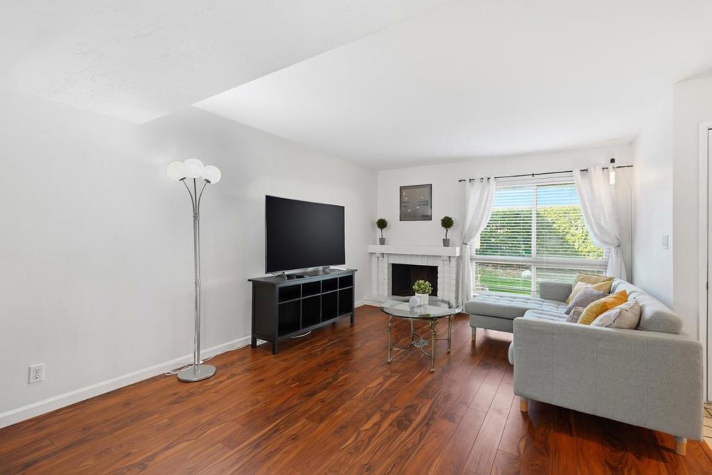 1535 Huddersfield Court