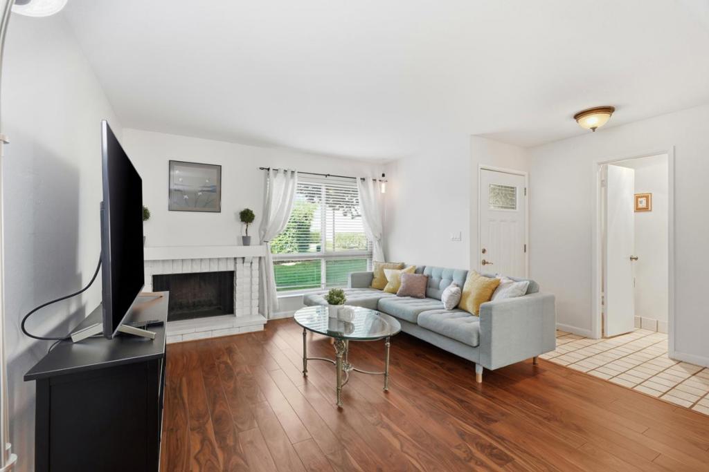 1535 Huddersfield Court