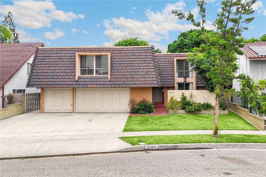 Welcome to this spacious and beautifully updated 4-bedroom home, complete with an exceptionally large bonus room—perfect for a movie room, game room, home office, or second living area. As you enter through the gated entry, you're welcomed by a private enclosed front yard patio, offering a peaceful space to relax before even stepping inside.
Inside, you’ll find a warm and inviting atmosphere featuring crisp white tile flooring, freshly painted walls, and brand-new recessed lighting throughout. The remodeled kitchen is a standout, showcasing white quartz countertops with a splash of grey veining, a modern grey tile backsplash, white cabinetry, and stainless steel appliances including a Samsung microwave and oven, and a Frigidaire refrigerator.
The staircase features stylish luxury vinyl tile (LVT) flooring, leading to four generously sized bedrooms and the expansive bonus room—an ideal space to create your dream home theater or movie room.
Step outside to a large and expansive backyard, offering endless possibilities for entertaining, gardening, or outdoor living. Additional highlights include a rare 3-car garage, providing ample space for parking and storage.
This move-in ready home blends comfort, quality upgrades, and plenty of indoor and outdoor living space. Don’t miss your opportunity to make this one yours!