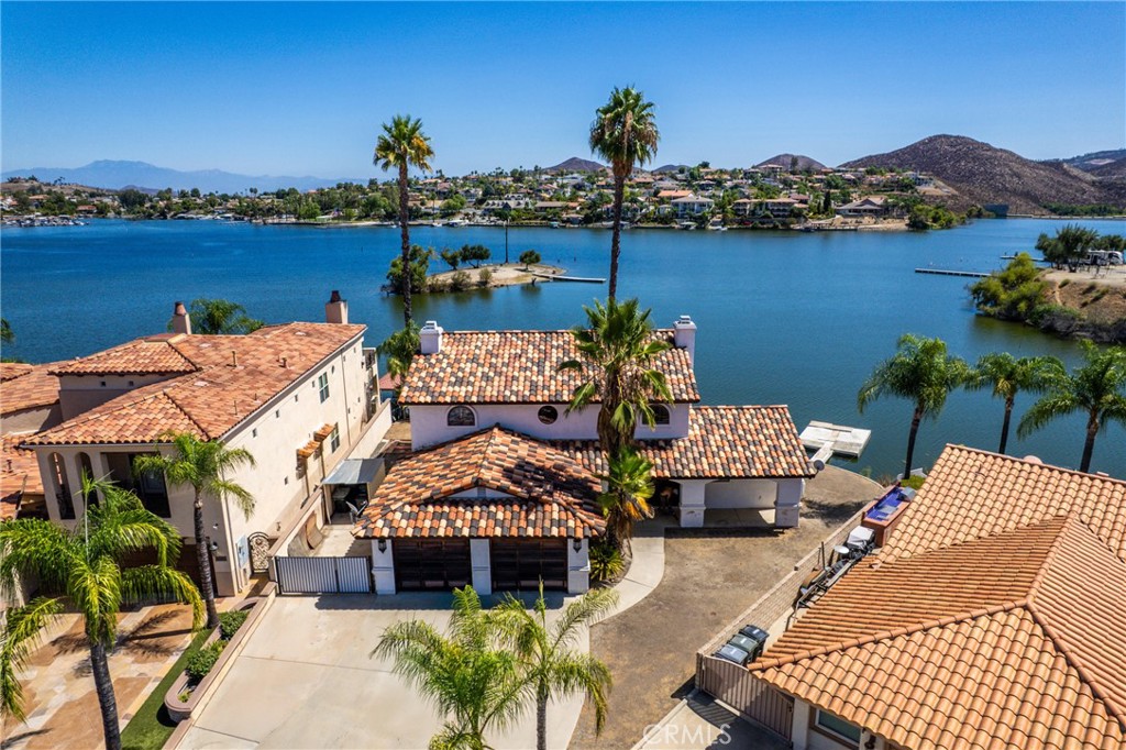 21998 Strawberry Lane