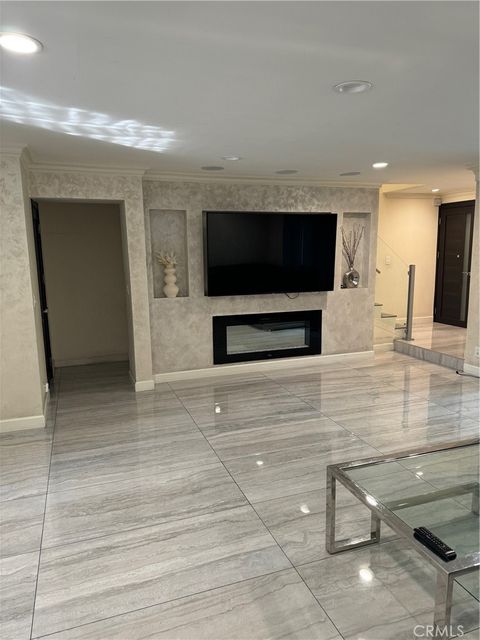 Photo of 8038 Via Pompeii, Burbank, CA 91504 (MLS # GD26013527)
