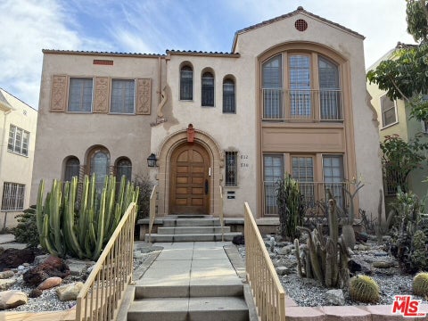 Photo of 830 S Detroit Street, Los Angeles, CA 90036 (MLS # 26859983)