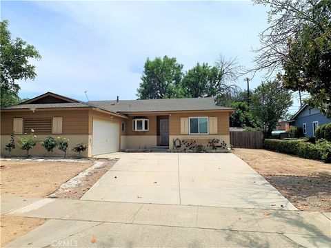Photo of 1638 Grove Place, Fullerton, CA 92831 (MLS # TR26117766)