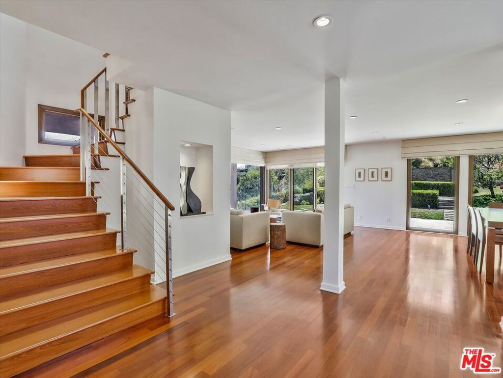 Photo of 2340 Jupiter Drive, Los Angeles, CA 90046 (MLS # 25583219)