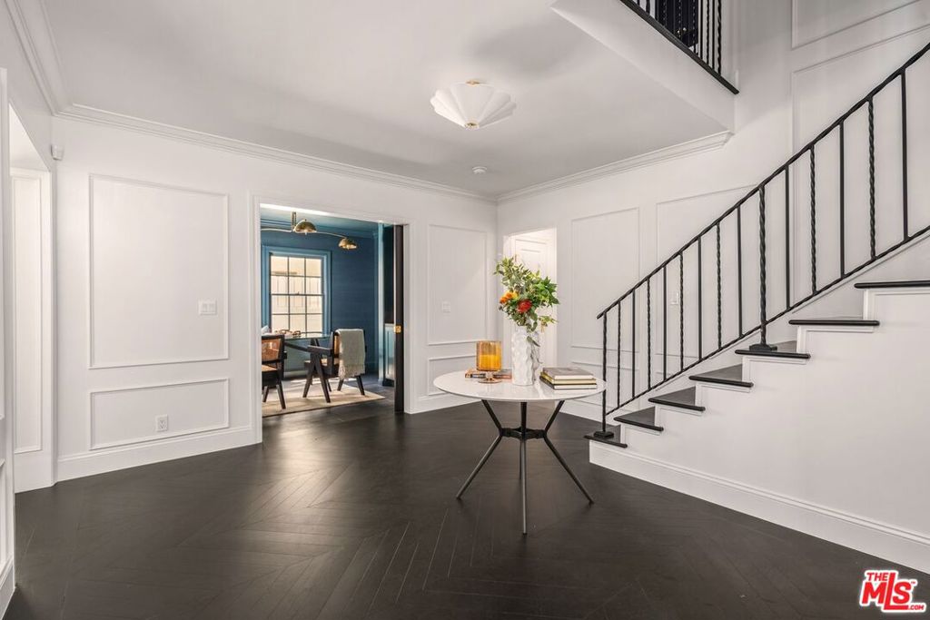 223 S Alta Vista Boulevard