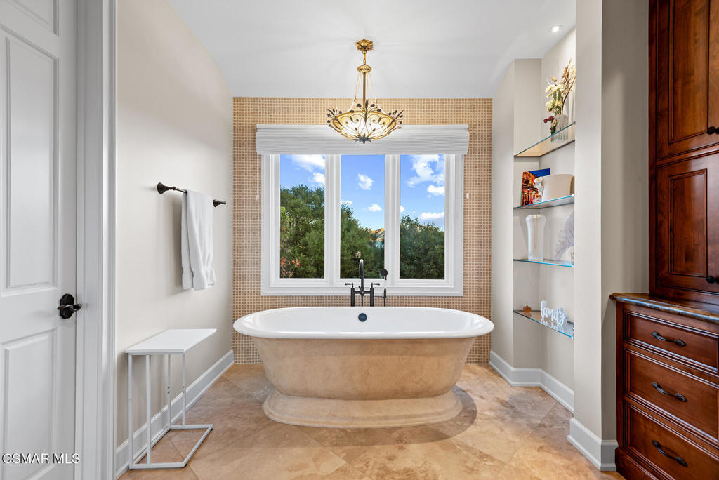 Westlake Village, California, 91361, United States, 3 Bedrooms Bedrooms, ,4 BathroomsBathrooms,Residential,Active,2011201